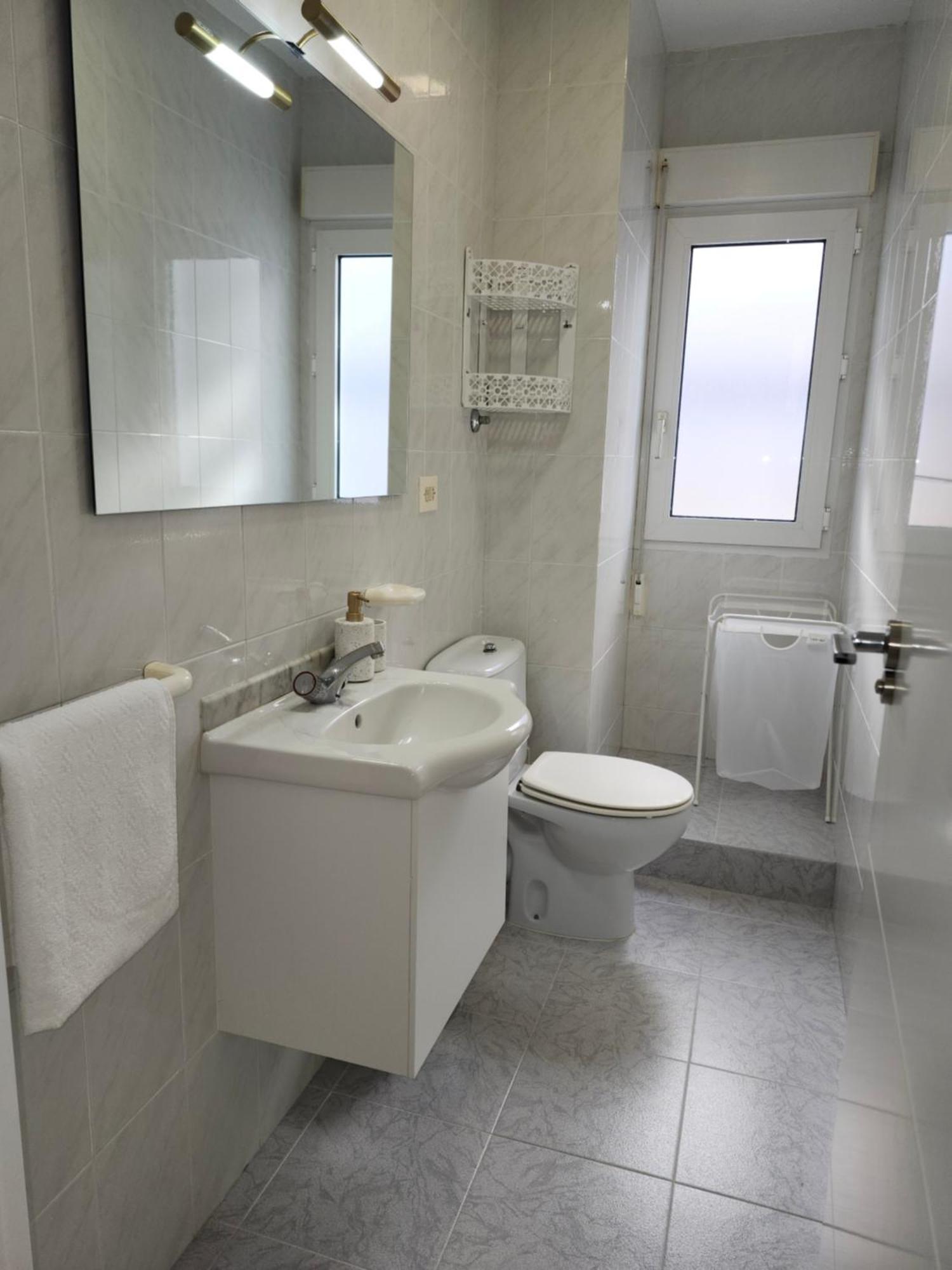 Laxe Piso Sol - Wifi Y Netflix Apartment Exterior photo